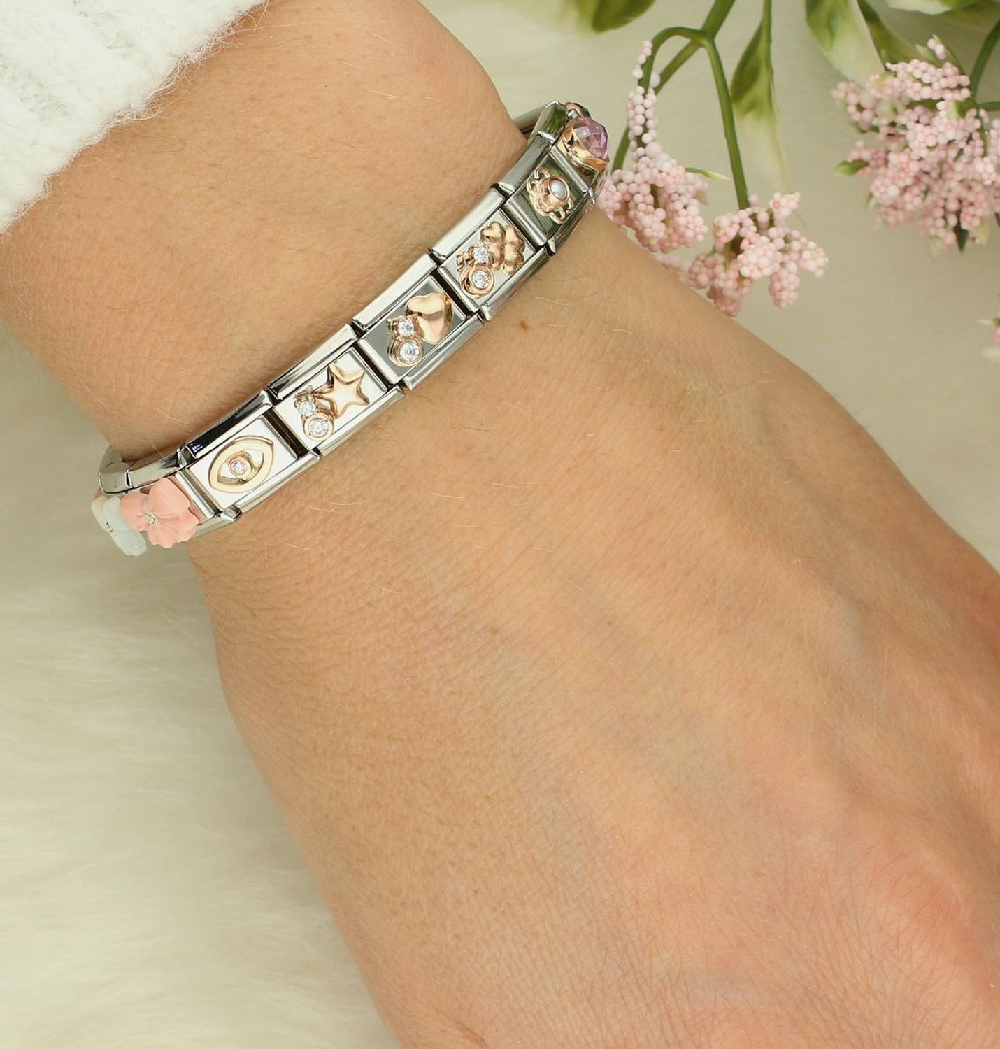 Nomination Link zawieszka charms Rose Gold 9K Serce z różową cyrkonią 430607 003. Spersonalizuj swoją bransoletkę Nomination dodając do niej element z kolekcji COMPOSABLE. Charms z sercem na prezent dla kobiety..jpg